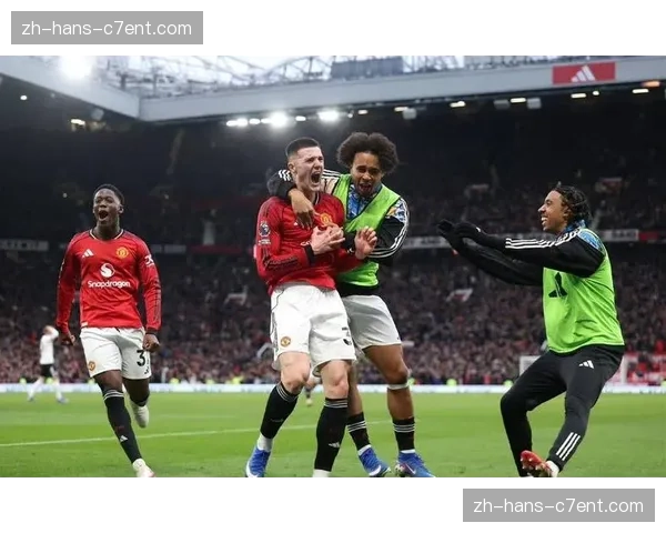 本赛季英超联赛边路传中战术回归 高中锋作用再度被重视